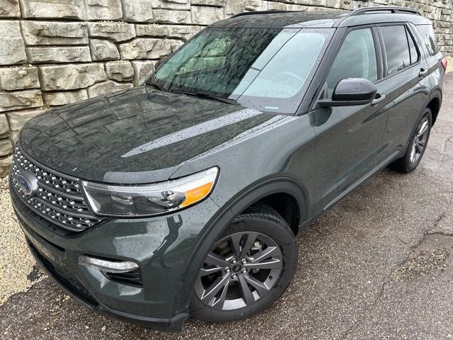 2023 Ford Explorer XLT 4WD's photo