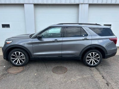 2023 Ford Explorer ST-Line