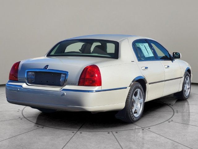 2004 Lincoln Town Car Ultimate