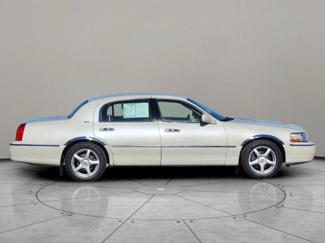2004 Lincoln Town Car Ultimate