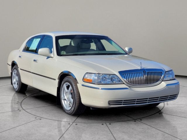 2004 Lincoln Town Car Ultimate