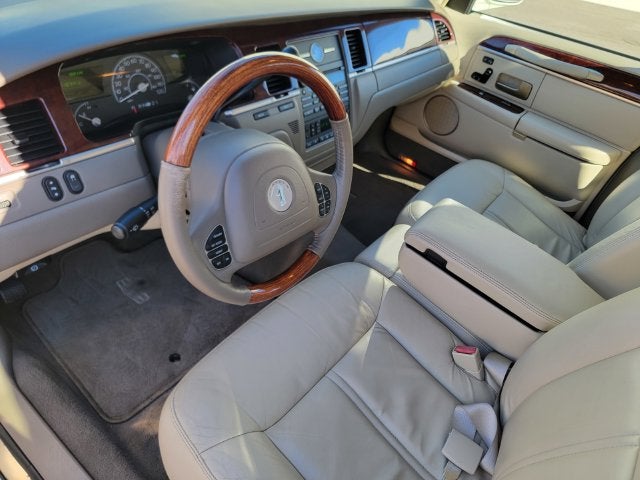 2004 Lincoln Town Car Ultimate