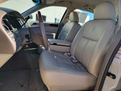 2004 Lincoln Town Car Ultimate