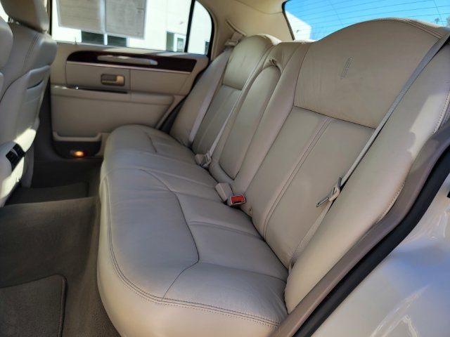 2004 Lincoln Town Car Ultimate