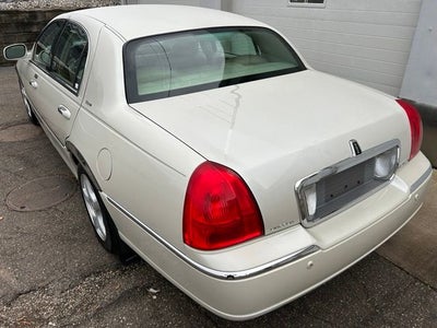 2004 Lincoln Town Car Ultimate