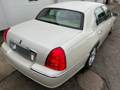 2004 Lincoln Town Car Ultimate