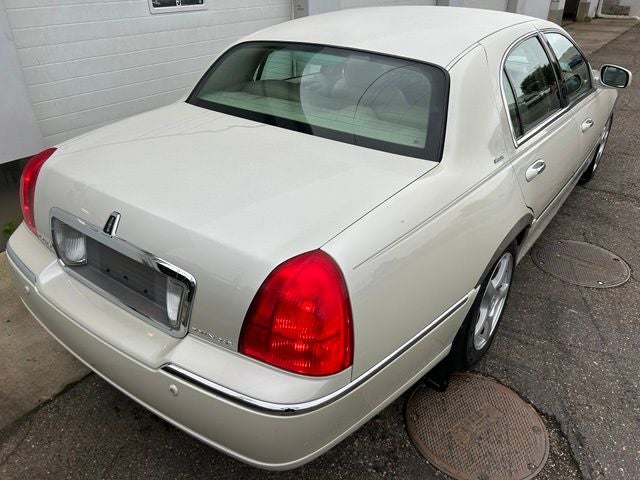 2004 Lincoln Town Car Ultimate