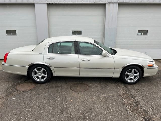 2004 Lincoln Town Car Ultimate