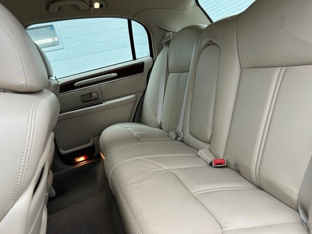 2004 Lincoln Town Car Ultimate