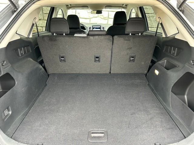 2022 Ford Edge SE