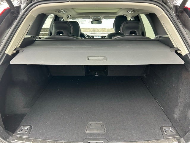 2022 Volvo XC60 B5 Momentum