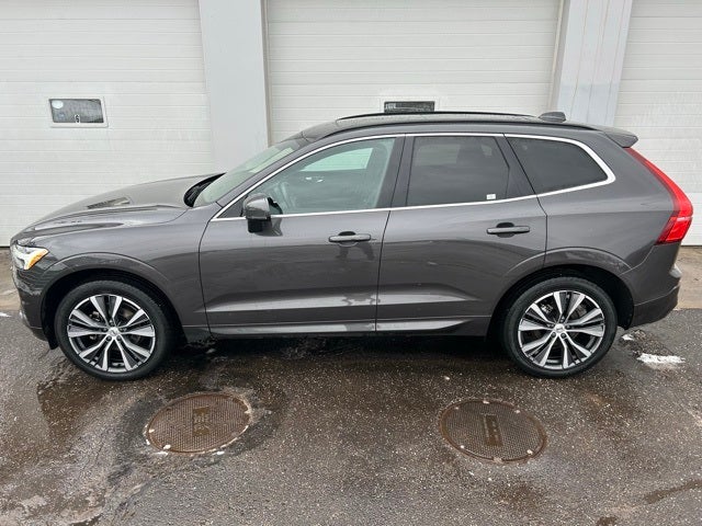2022 Volvo XC60 B5 Momentum